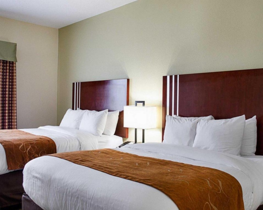 Comfort Suites Greenwood Image 10