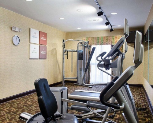 Comfort Suites Greenwood image 21