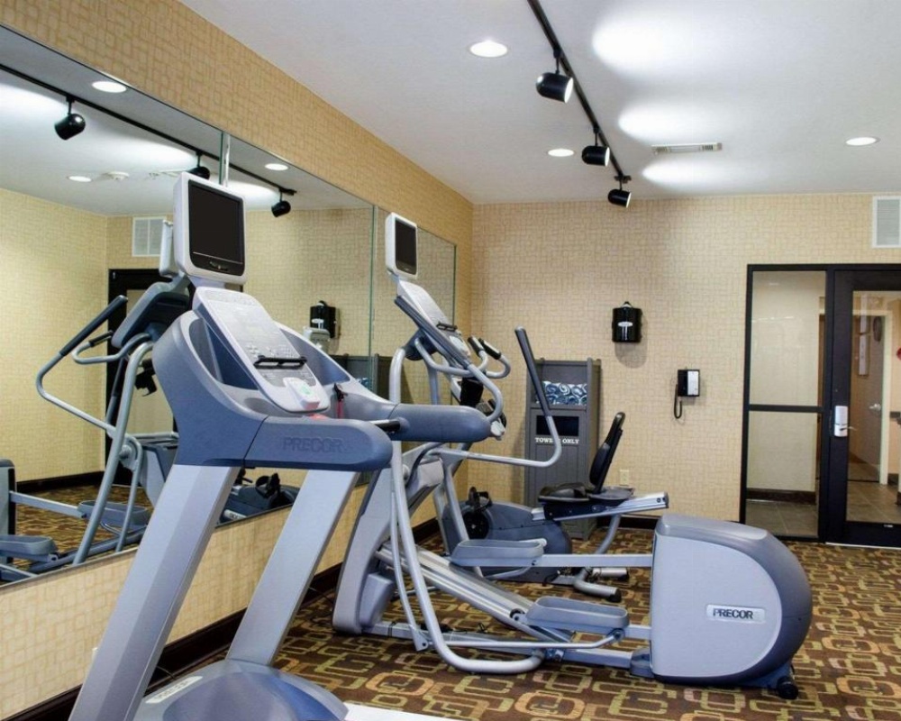 Comfort Suites Greenwood Image 23