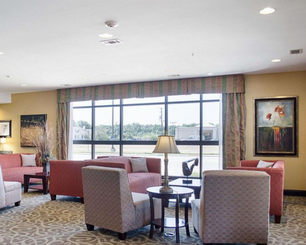 Comfort Suites Greenwood Image 26