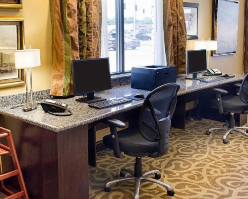 Comfort Suites Greenwood image 29