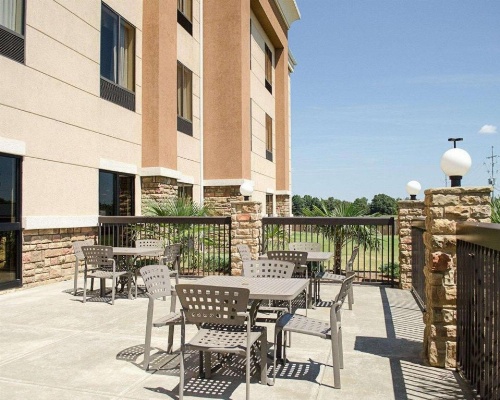 Comfort Suites Greenwood image 40