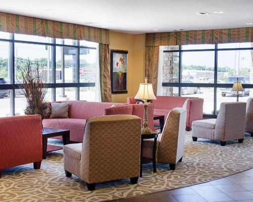 Comfort Suites Greenwood image 41