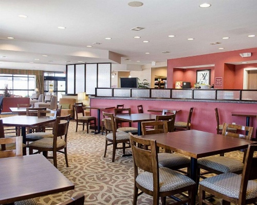 Comfort Suites Greenwood image 42